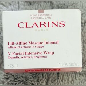 NWT- V-Facial Intensive Wrap Depuffing Face Mask